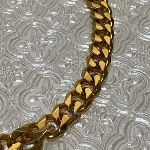 Miami Chain Link Gold Necklace - Stainless Steel - Picture 2 of 11